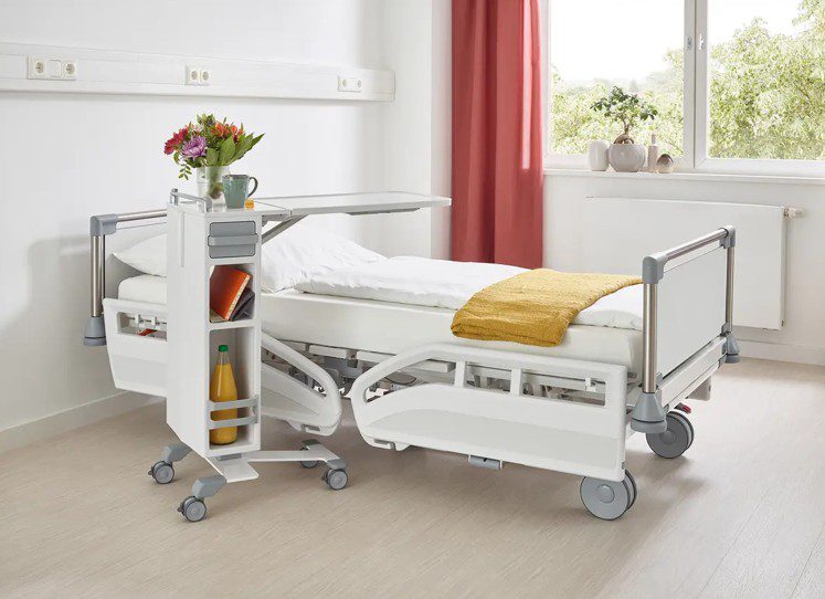 Distribuidor de equipos médicos en Perú - cama hospitalaria con mueble auxiliar